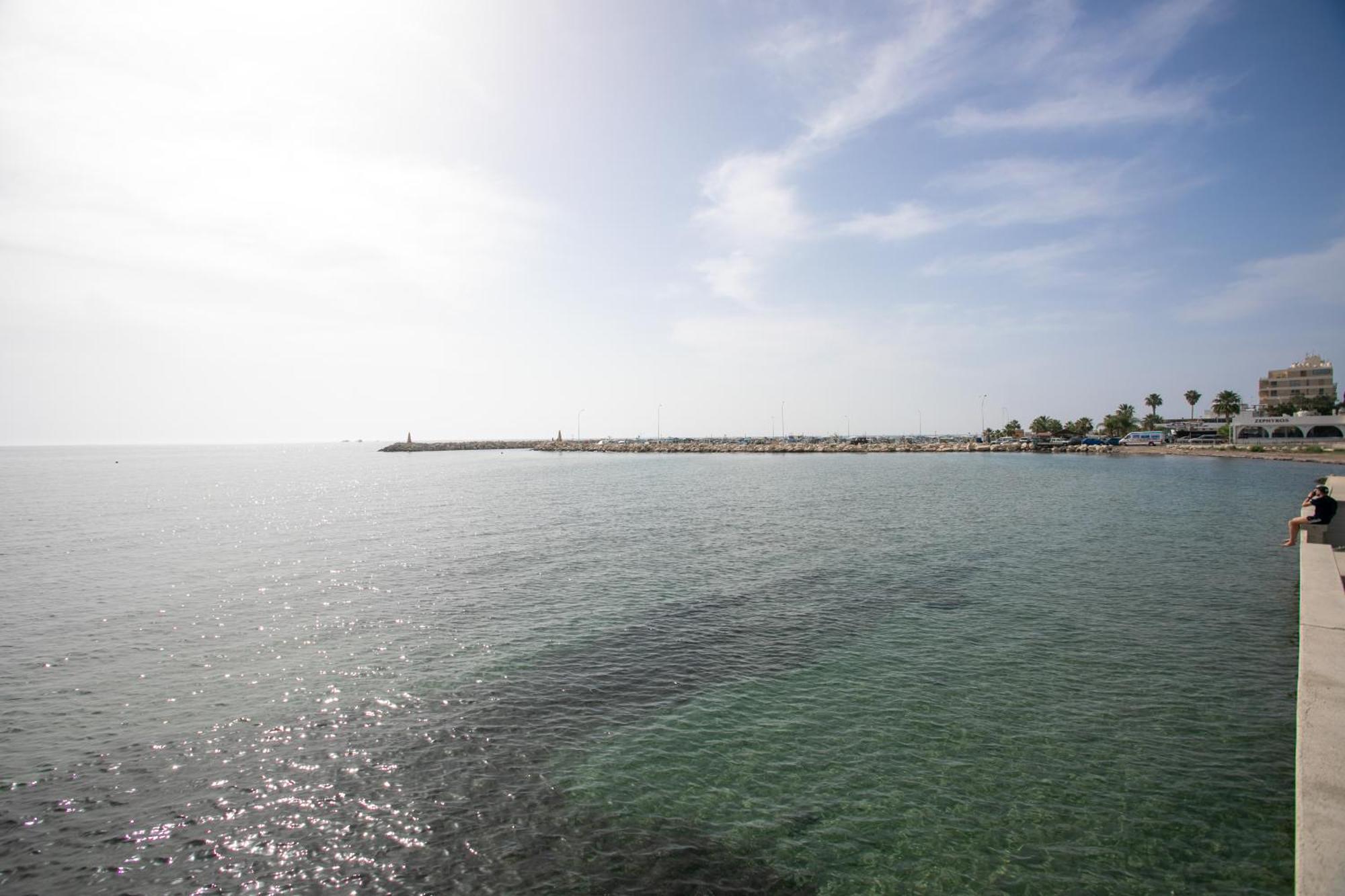 Palmove Luxurious Beachfront Apt Larnaca Exterior photo