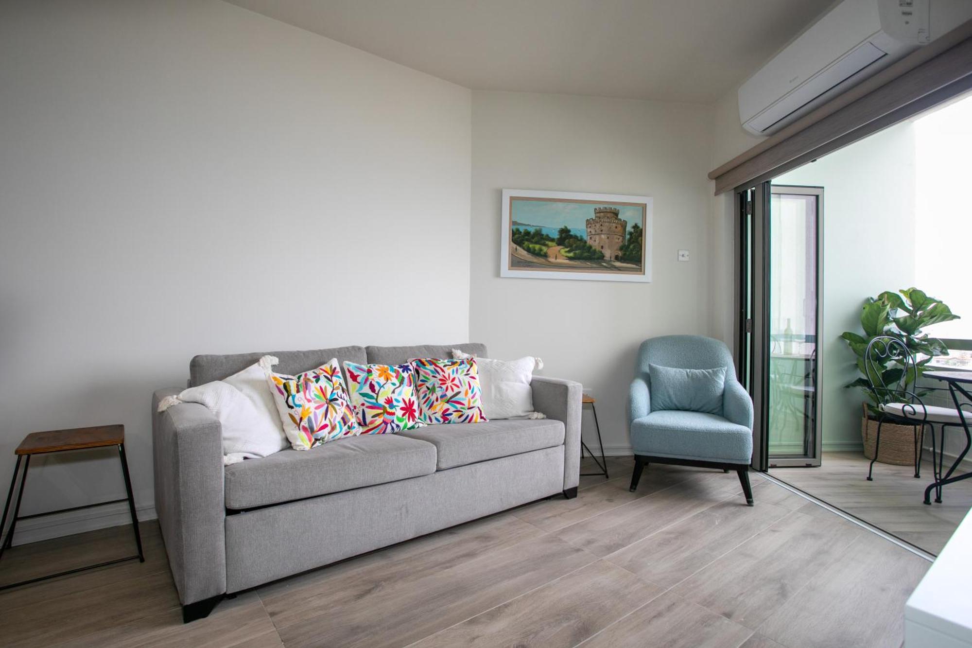 Palmove Luxurious Beachfront Apt Larnaca Exterior photo