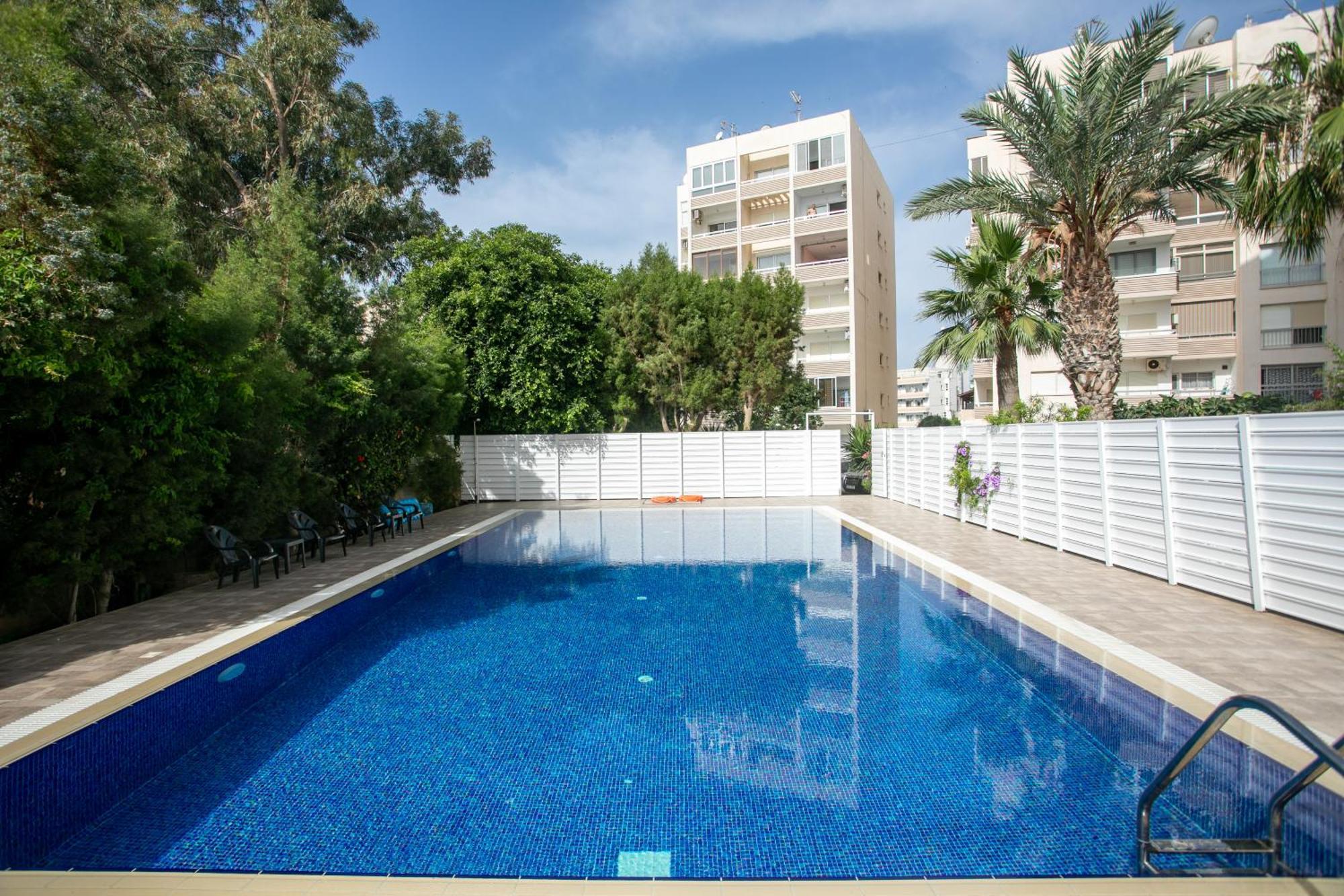 Palmove Luxurious Beachfront Apt Larnaca Exterior photo